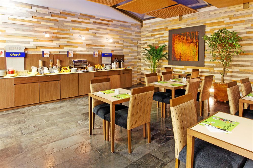 โรงแรมฮอลิเดย์อินน์ เอ็กซ์เพรส โบโกตา ร้านอาหาร รูปภาพ